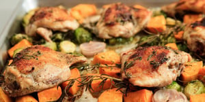 Poulet Rôti, avec Pommes de Terres Douces et Choux de Bruxelles