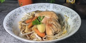 Poulet Sauce Miel et Ail sur Fèves Germées