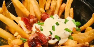 Photo de la Recette: Poutine Bacon et Crème Sure