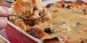Photo de la Recette: Pudding au Pain de la Nouvelle-Orléans à la Sauce Bourbon