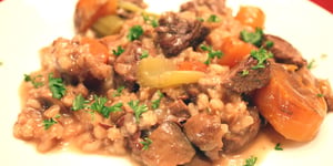 MIJOTÉ DE BOEUF AUX LÉGUMES ET À L'ORGE (MIJOTEUSE)
