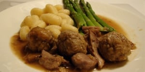 Ragoût de Pattes et de Boulettes de Veau