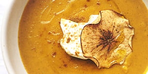 Savoureux Potage à la Courge, Pommes et Curry