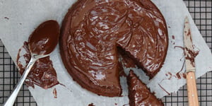 Gâteau Chocolat Courgette sans Beurre et Sans Sucre