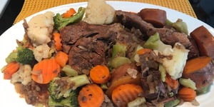 Rôti de Boeuf avec Légumes à la Mijoteuse