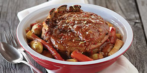 Photo de la Recette: RÔTI DE CÔTES CROISÉES DE VEAU DE LAIT DU QUÉBEC BRAISÉ, STYLE OSSO BUCO