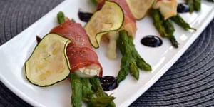 Photo de la Recette: ROULADES D'ASPERGES VERTES À LA MOZZARELLA ET AU JAMBON FUMÉ