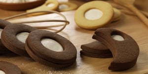Photo de la Recette: Sablés Chocolat Fourrés Kiri®
