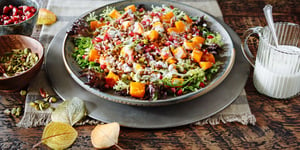 Photo de la Recette: Salade aux Légumes-feuilles aux Lentilles et à la Courge D’hiver Rôtie