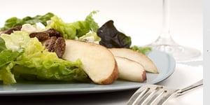 Photo de la Recette: Salade aux Poires, Pacanes et Parmesan