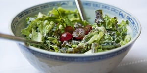 Photo de la Recette: Salade d'été aux Raisins et Menthe Fraîche