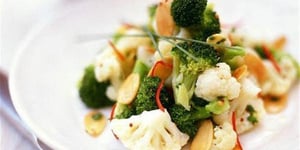 Photo de la Recette: Salade de Brocoli et Chou-Fleur aux Amandes