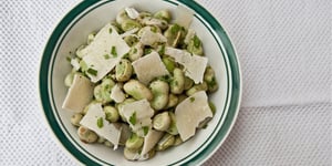 Photo de la Recette: SALADE DE FÈVES ET PECORINO