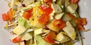 Salade de Fèves Germées et Légumes