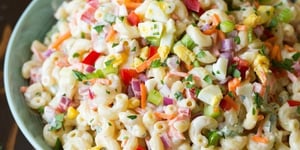 Salade de Macaroni aux Oeufs à la Coque