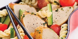 Photo de la Recette: SALADE DE PÂTES À L'ÉMINCÉ DE POULET MARINÉ AU PESTO