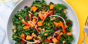 Photo de la Recette: Salade de Patates Douces et de Pois Chiches avec Chou Frisé