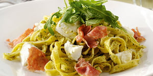 Photo de la Recette: SALADE DE PÂTES, MOZZARELLA ET PESTO