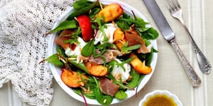 Photo de la Recette: Salade de Pêches Rôties à la Mozzarella