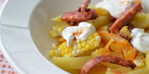 Photo de la Recette: SALADE DE POMMES DE TERRE, CHORIZO ET YOGOURT MÉDITERRANÉE