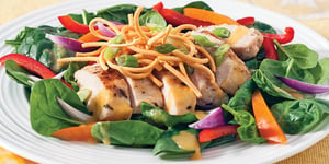 Salade de Poulet à L'Asiatique