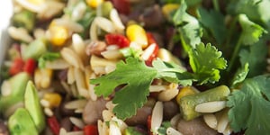 Photo de la Recette: SALADE D'ORZO ET LÉGUMINEUSES À LA SUD-AMÉRICAINE