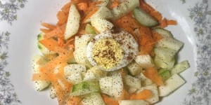Salade Estivale, Concombre, Pommes et Carottes Sauce aux Pêches