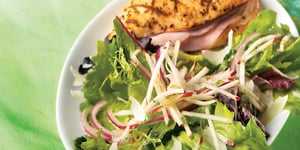 Photo de la Recette: Salade Printanière aux Pommes et aux Poires Asiatiques