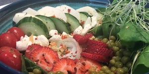 Salade Rafraichissante avec Fruits et Légumes