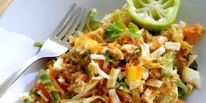 Photo de la Recette: Salade Thaïe au Poulet Grillé, Mangue et Cacahuètes