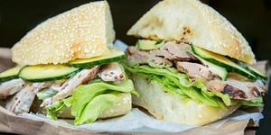 Photo de la Recette: SANDWICH AU FILET DE PORC DE LA VEILLE