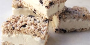 Sandwich de Crème Glacée de Pâtes à Biscuits et Rice Krispies