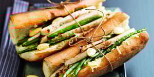Sandwich Poulet, Haricots Verts, Amandes