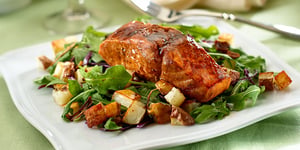 Photo de la Recette: Saumon à L’érable-balsamique avec Pommes de Terre Rôties et Roque