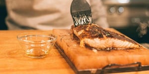 Photo de la Recette: Saumon sur Planche de Sel Himalayenne