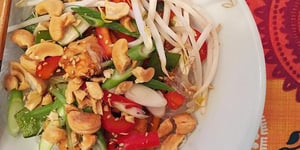 Photo de la Recette: SAUTÉ DE POITRINES DE POULET, MARINADE AU MIEL ET À LA SAUCE SRIRACHA