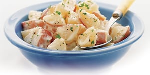 Photo de la Recette: SAVOUREUSE SALADE DE POMMES DE TERRE SUR LE POUCE