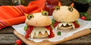 Photo de la Recette: Scary Mini Burgers d’Halloween à Dévorer