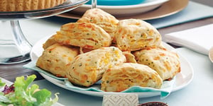 Photo de la Recette: Scones au Cheddar et à la Ciboulette