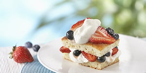Photo de la Recette: SHORTCAKE AUX FRAISES ET AUX BLEUETS