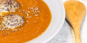 Photo de la Recette: Soupe à L’oignon et à la Tomate et Boulettes à L’anis