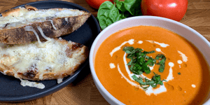 Soupe aux Tomates et Tartines Gratinées