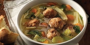 Photo de la Recette: Soupe Copieuse aux Boulettes de Poulet et Nouilles