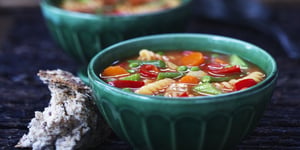 Soupe Copieuse aux Tomates et aux Légumes