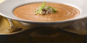 Soupe Crémeuse aux Tomates et Fenouil Rôtis avec Fromage Feta