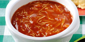 Photo de la Recette: SOUPE DE TOMATES AUX VERMICELLES ET PETITS PAINS PIZZA