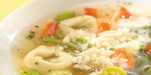 SOUPE DE TORTELLINI AU FROMAGE