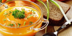 Photo de la Recette: Soupe Douceur de Carottes et Courgettes Jaune au Kiri® et Vache qui rit®