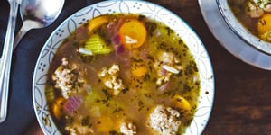 Soupe Repas aux Boulettes de Dindon Haché et aux Légumes