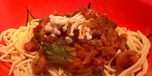 Spaghetti à La Sauce Végé avec Champignons Enoki